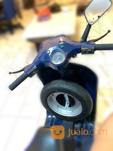 Vespa P150 1985 Biru Tangan Pertama