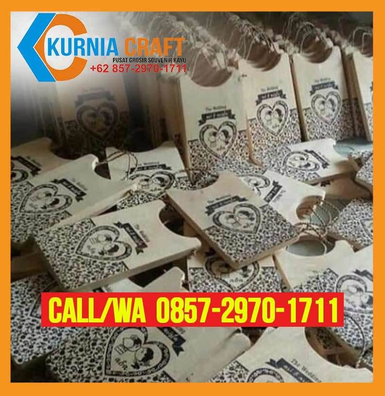 PABRIK WA O857-297O-1711 Souvenir Talenan Kayu Unik Malang