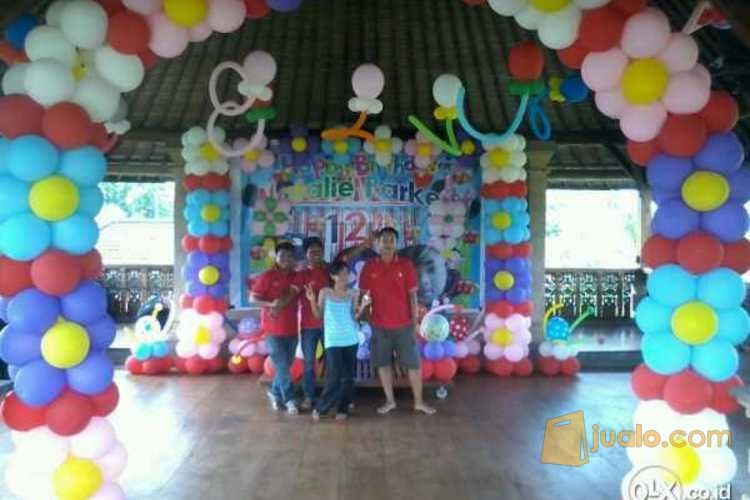 Pinata dan kue ultah bali