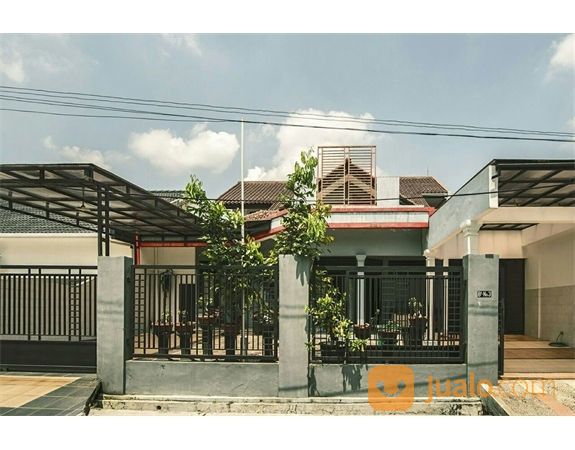 Rumah Mewah Besar Dalam Perumahan Pondok Gede