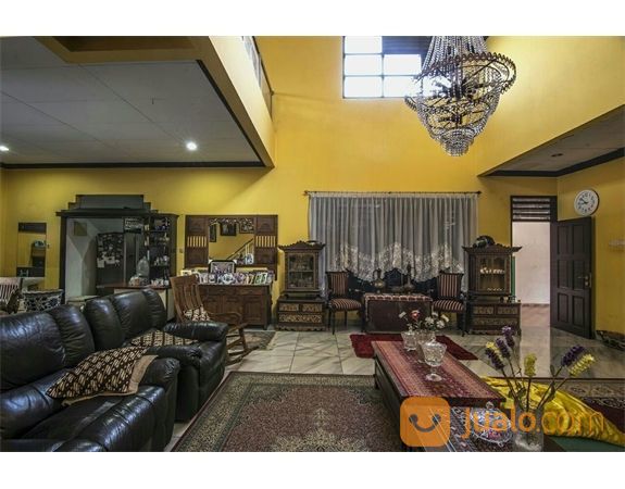 Rumah Mewah Besar Dalam Perumahan Pondok Gede
