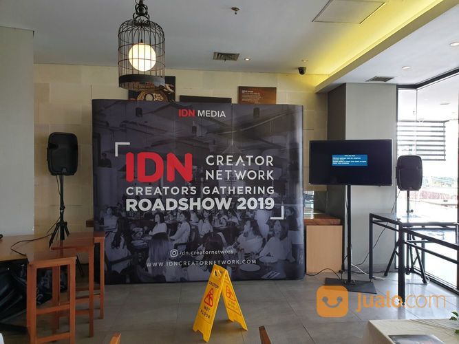 Sewa Proyektor LED TV Videotron Projector Infocus Infokus Layar Screen Speaker