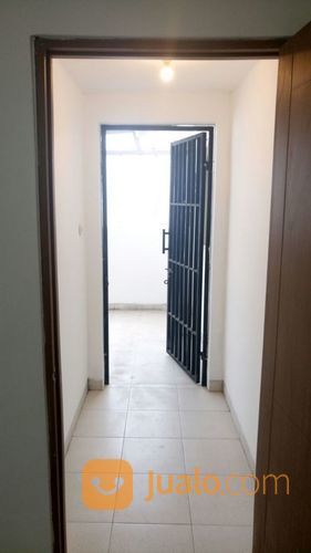 Rumah Luas 2 Lantai Darwin Timur Gading Serpong