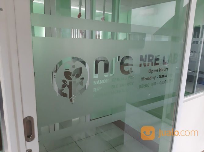 PASANG STIKER SANDBLAST CUTTING PINTU KACA KANTOR,KLINIK DI MEDAN