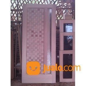 Kusen Kayu Dan Pintu Kayu
