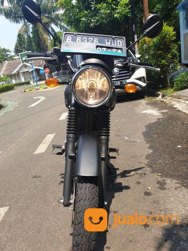 Kawasaki W175 Cafe Racer 2019. Baru 2000km