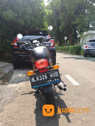 Kawasaki W175 Cafe Racer 2019. Baru 2000km