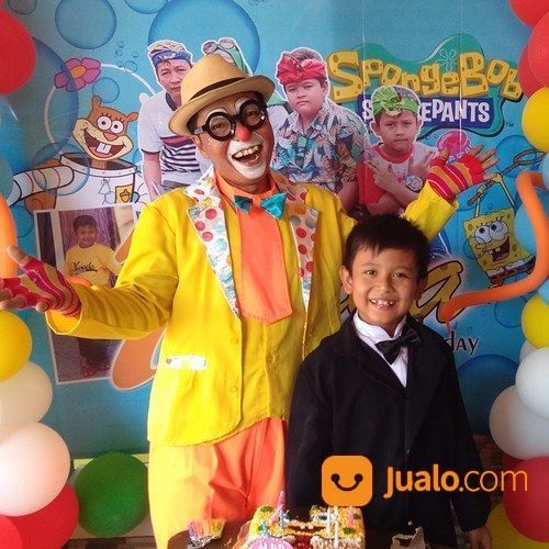 Badut Dan Tari Ular Cilik