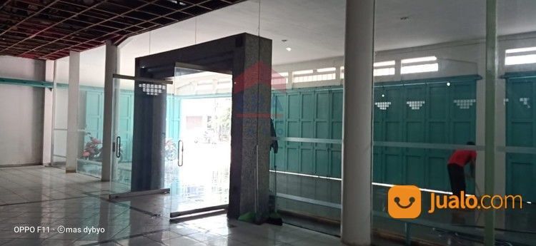 Bangunan Yang Berada Tengah Kota Bandung Lengkong Kecil