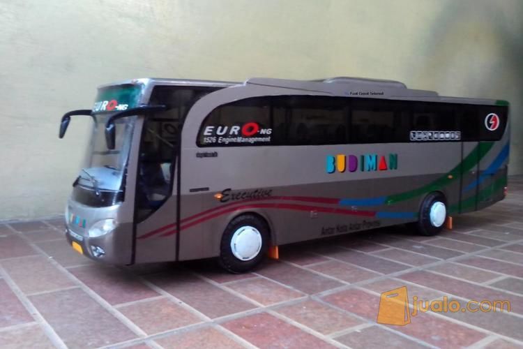 Miniatur Bus Indonesia Kayu Rapih