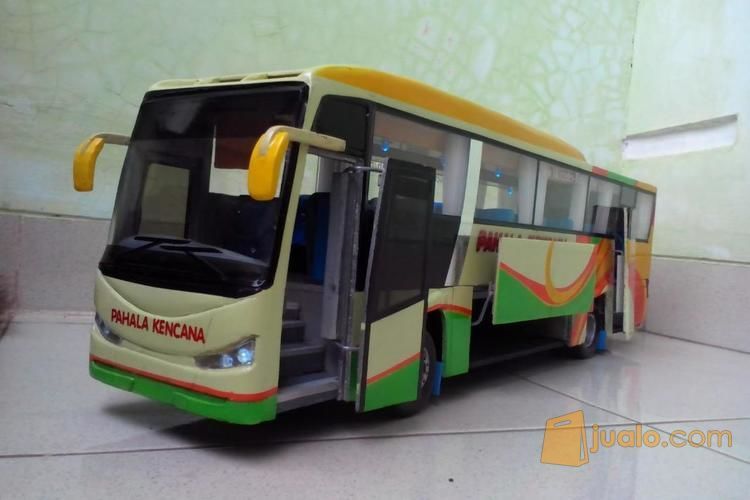 Miniatur Bus Indonesia Kayu Rapih