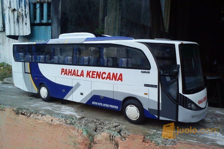 Miniatur Bus Indonesia Kayu Rapih