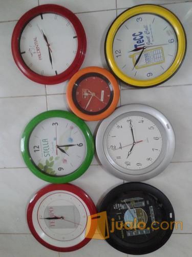 Produksi Jam Dinding Plastik Promosi