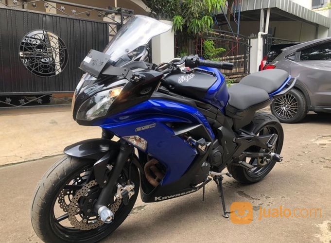 Kawasaki ER6F Warna Biru Metalik