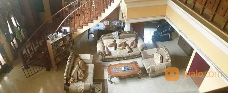 Rumah Super Mewah Kolam Renang Lantai Tiga The Latinos Bsd