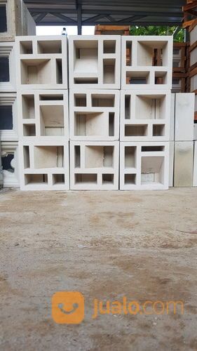 Roster Beton Minimalis / Loster Beton Minimalis