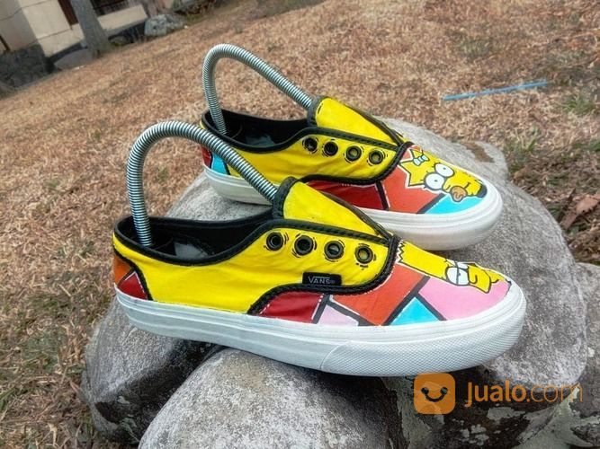 CUCI SEPATU , RESTORASI , REGLUE , REPAINT , DLL