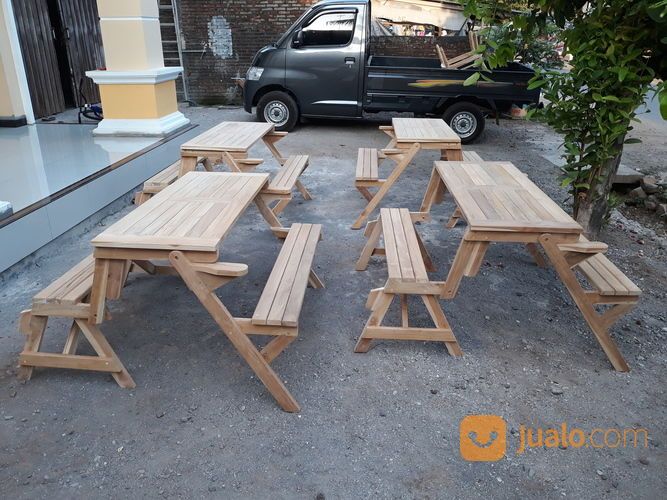 Bangku Taman Istana Jati86