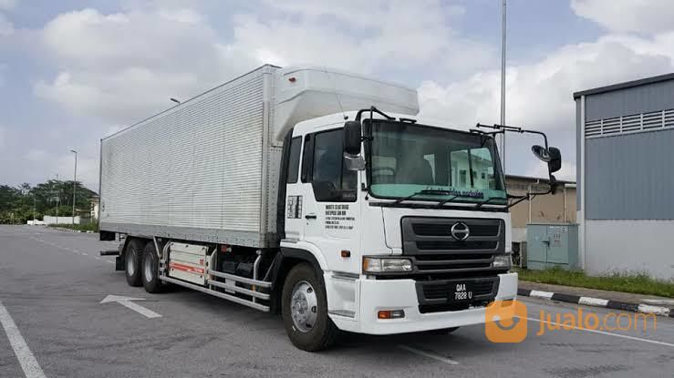 Hino Tronton Box Freezer / Box Pendingin