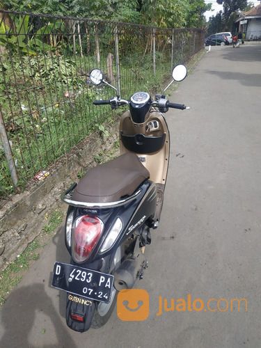 Motor Honda Scoopy FI Tahun 2014 Bekas Bandung Antapani