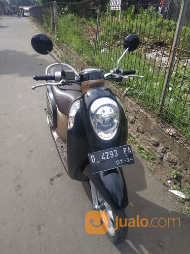 Motor Honda Scoopy FI Tahun 2014 Bekas Bandung Antapani