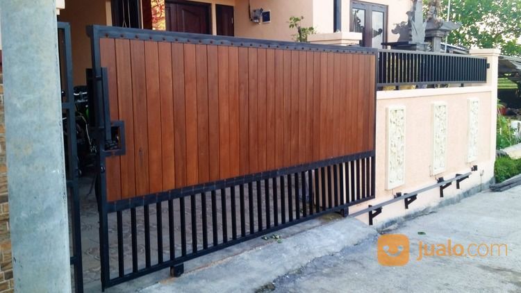 Pintu Pagar Kayu Frame Besi Hollow Galvanis