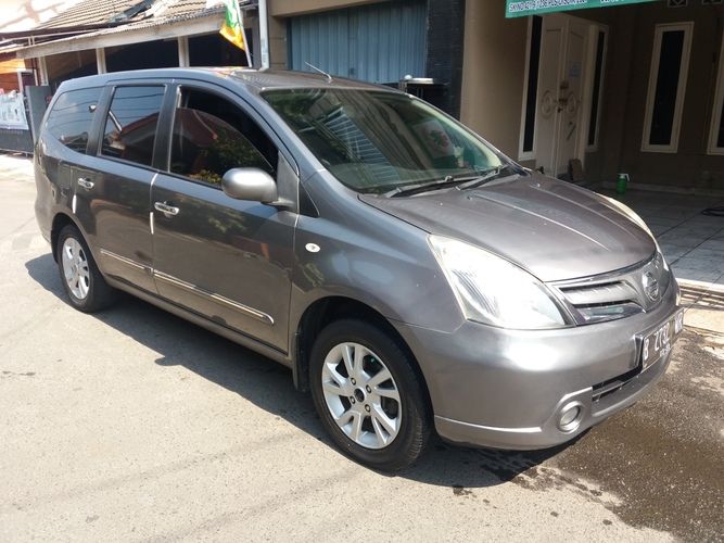 Nissan Grand Livina XV1.5 At 2012