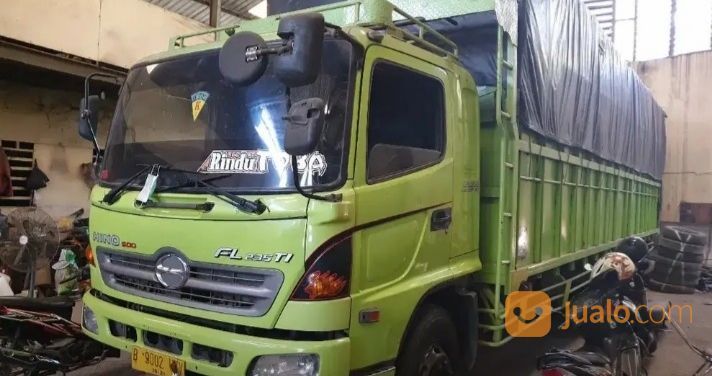 Truk Tronton Bak
