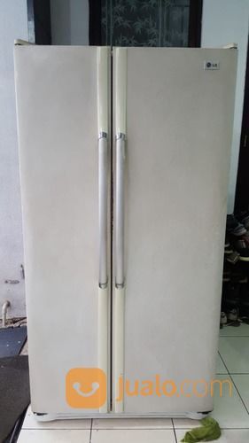 Kulkas LG 2 Pintu Bekas Kondisi Bagus Dan Dingin