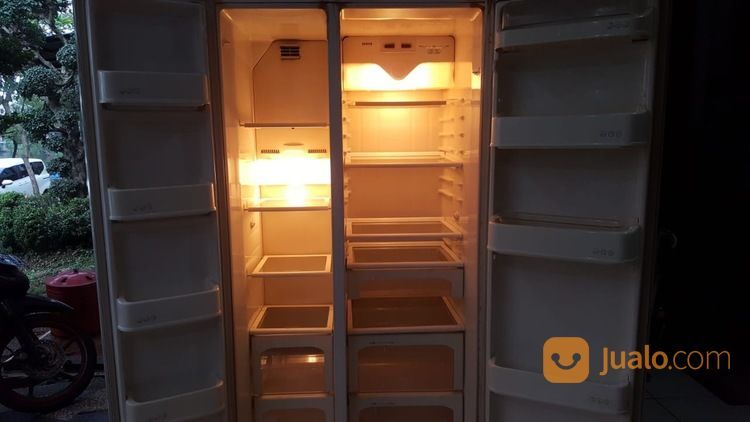 Kulkas LG 2 Pintu Bekas Kondisi Bagus Dan Dingin