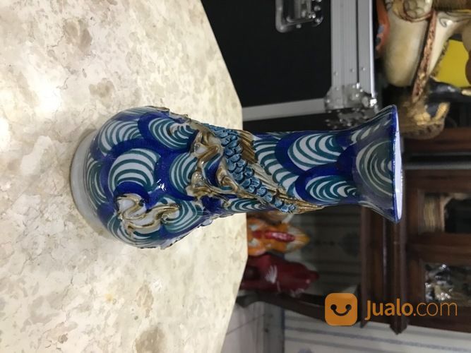 Vas Bunga Ukiran Timbul Naga