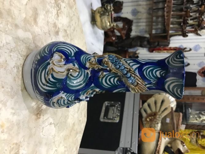 Vas Bunga Ukiran Timbul Naga