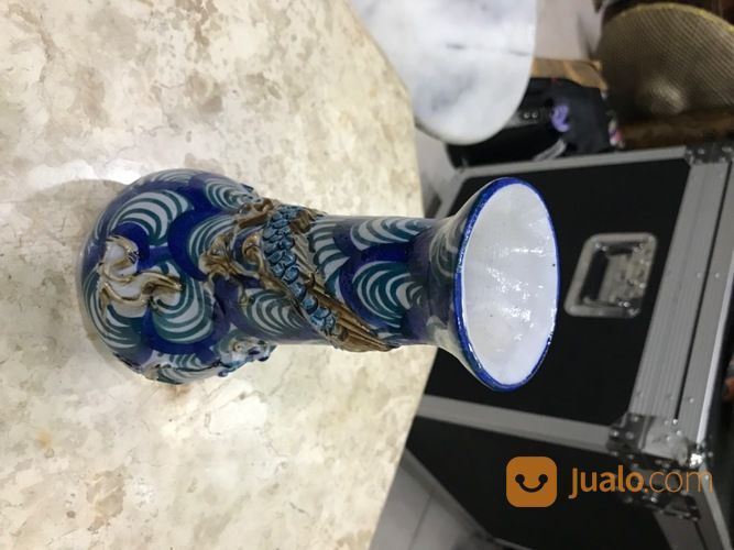 Vas Bunga Ukiran Timbul Naga