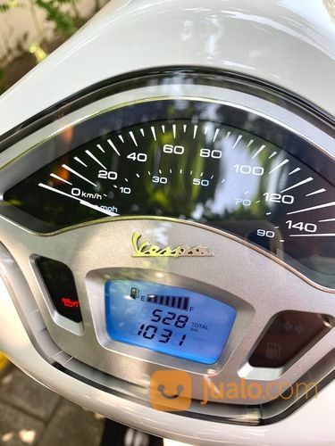 Piaggio Vespa Primavera Yacht Club 2018