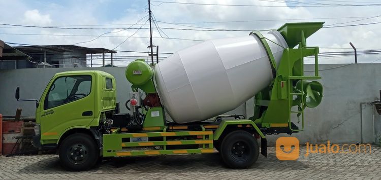 Truk Mixer Lamongan