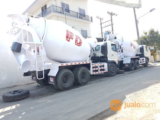 Truk Mixer Lamongan