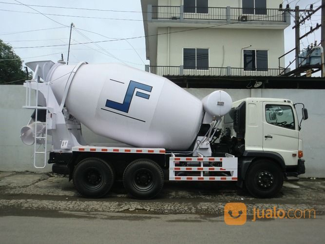 Truk Mixer Lamongan