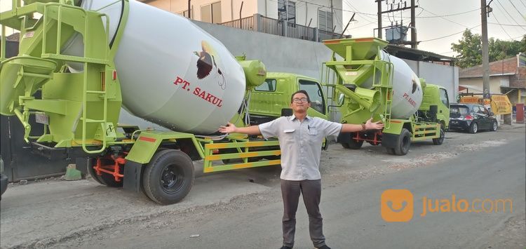 Truk Mixer Lamongan