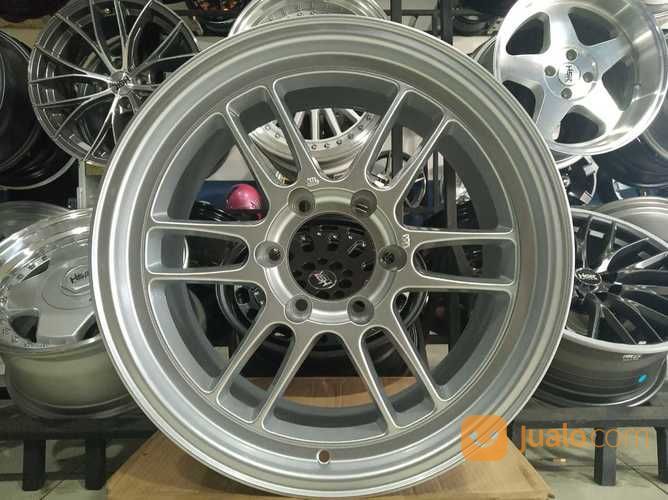 Velg Ring 18 Tipe Kumamoto Warna Silver Untuk Pajero Fortuner Trailblazer Hilux Dll