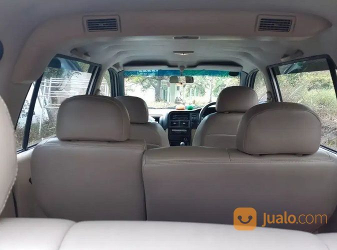 Isuzu Panther Grand Touring 2012