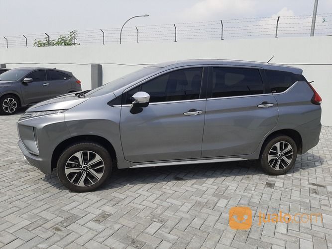 Mitsubishi Xpander Ultimate AT 2017 Abu-Abu
