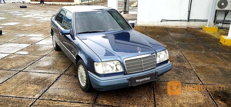 Mercedes Benz E320 Boxer 1994 Biru Metalik