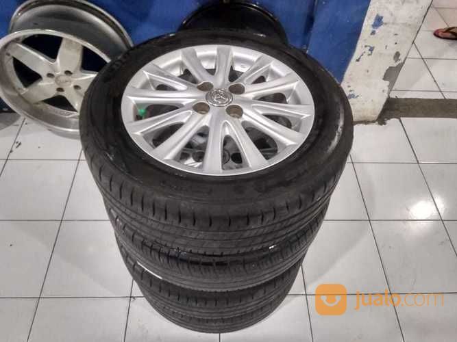 Velg Copotan Oem Yaris Ring 15+Ban Pcd 4x100 Warna Silver