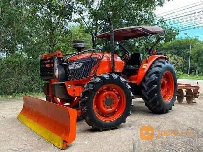 Traktor Kubota M7040 ( 4DW )