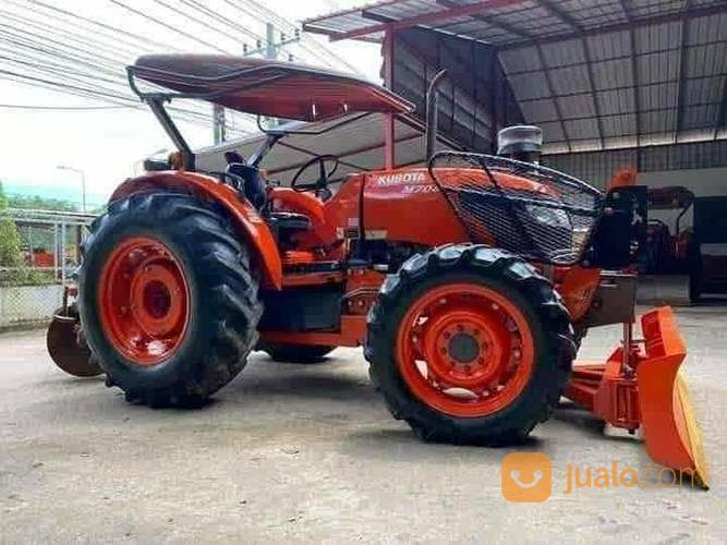 Traktor Kubota M7040 ( 4DW )