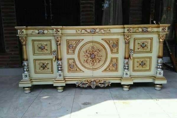 Bufet TV Mahkota Cat Duco Cantik Kode 188