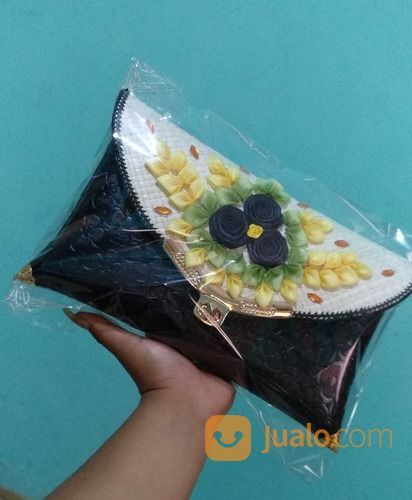 Dompet Mukena Pandan Anyaman