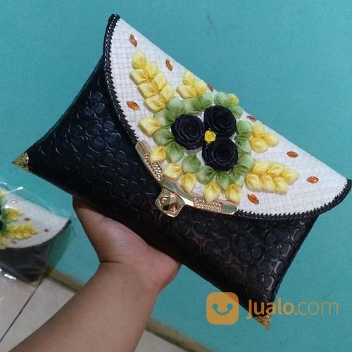 Dompet Mukena Pandan Anyaman