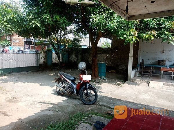 Rumah Tua Tak Jauh Dari Pasar Area Curug Tangerang