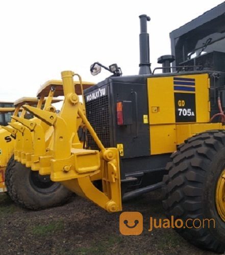 Alat Berat Motor Grader Komatsu GD705A-4 Tahun 2011